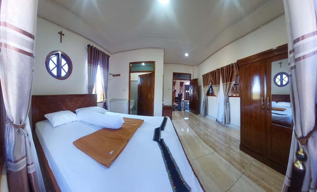 Kopa Hilltop - Family Guest Home Ruteng Habitación foto