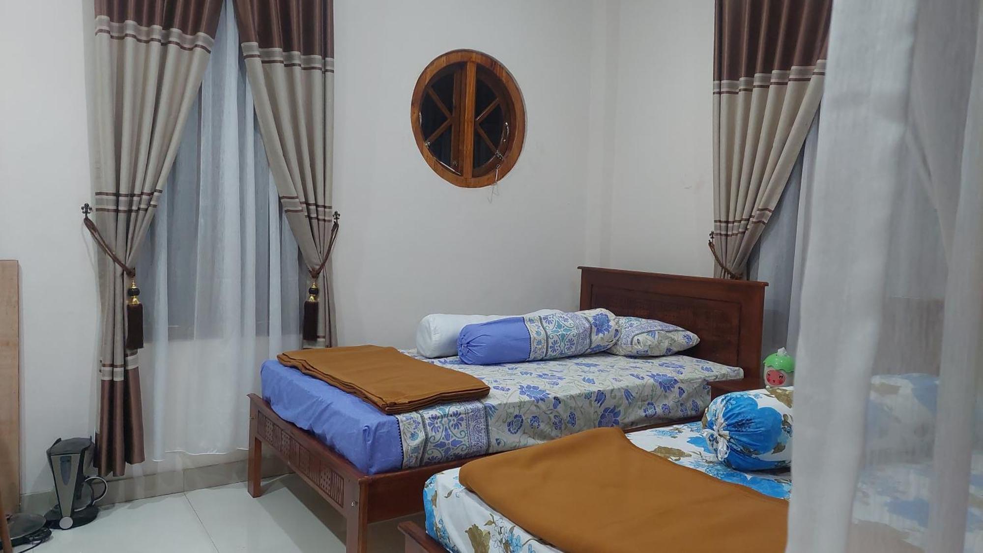 Kopa Hilltop - Family Guest Home Ruteng Habitación foto